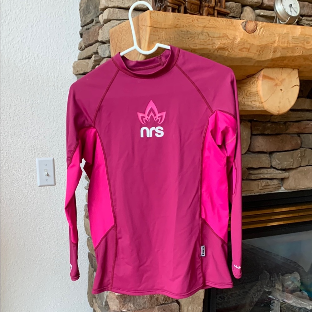 NRS Women's Pink Swim rash guard